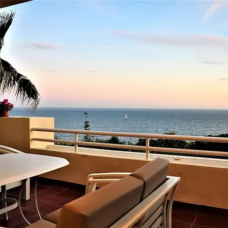Spectacular 3 Bedrooms Sea Views