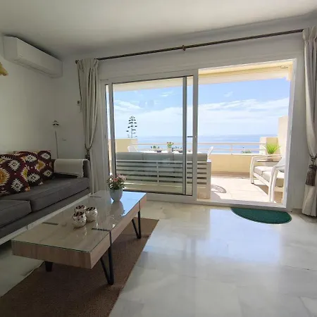 Spectacular 3 Bedrooms Sea Views
