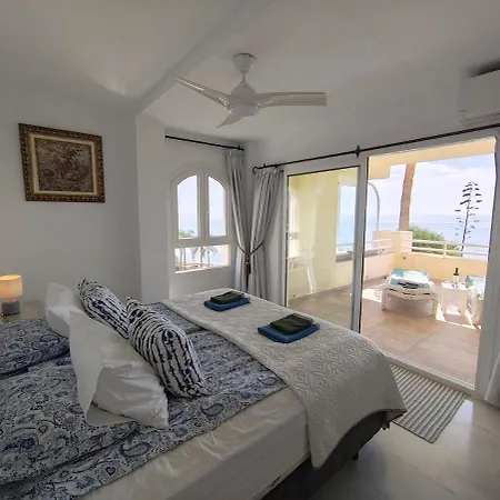 Spectacular 3 Bedrooms Sea Views Apartment El Faro