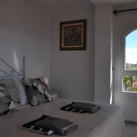 Spectacular 3 Bedrooms Sea Views