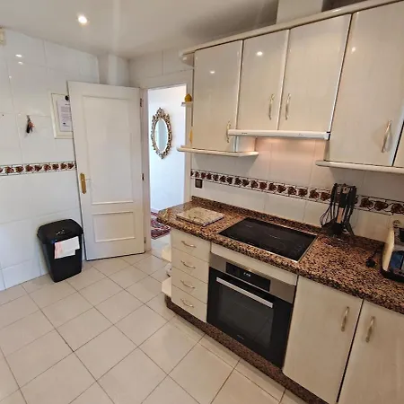 Spectacular 3 Bedrooms Sea Views Apartment *