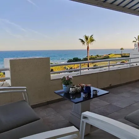 Spectacular 3 Bedrooms Sea Views Apartment *