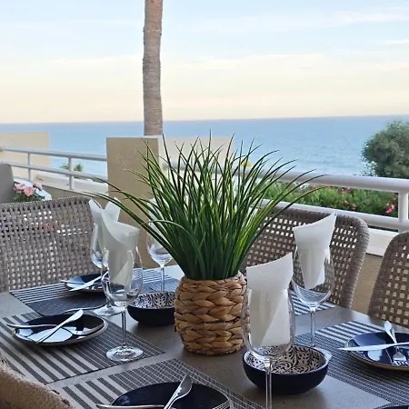 Spectacular 3 Bedrooms Sea Views Apartment *