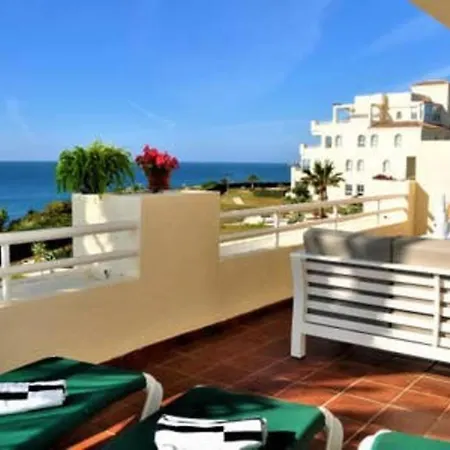 Spectacular 3 Bedrooms Sea Views Apartment