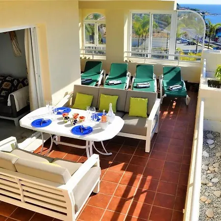 Spectacular 3 Bedrooms Sea Views